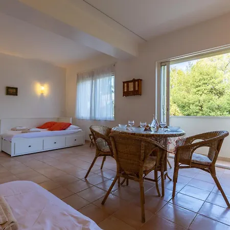 Grand Studio A 5 Minutes A Pied De La Plage La Ciotat Exterior photo